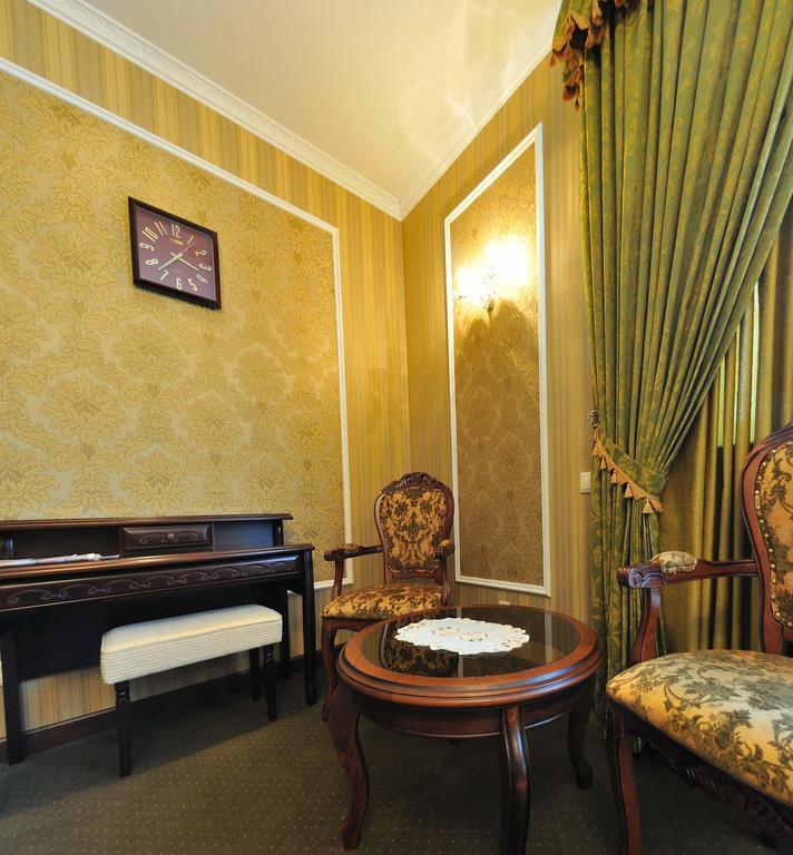 Park Hotel Zamkovy Гомель Екстер'єр фото