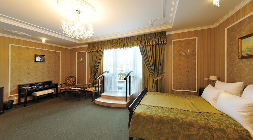 Park Hotel Zamkovy Гомель Екстер'єр фото
