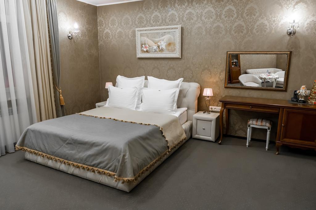 Park Hotel Zamkovy Гомель Екстер'єр фото